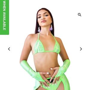 NWT Raveland's DASH OF SPARKLE CAGE TOP